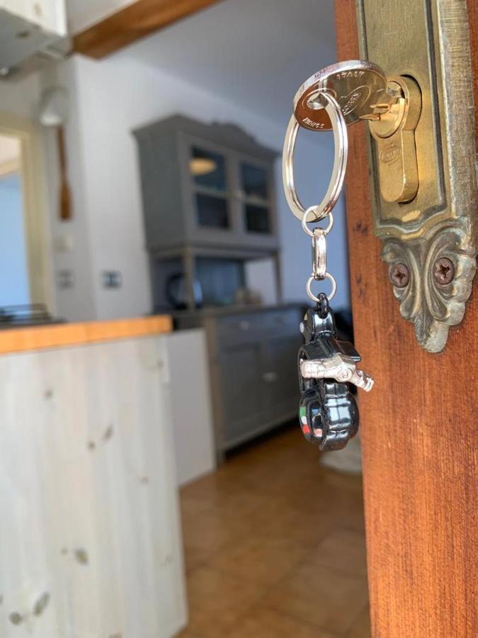 Casa Lisetta, 3-Room Apartment With Lake View トッリ・デル・ベーナコ エクステリア 写真